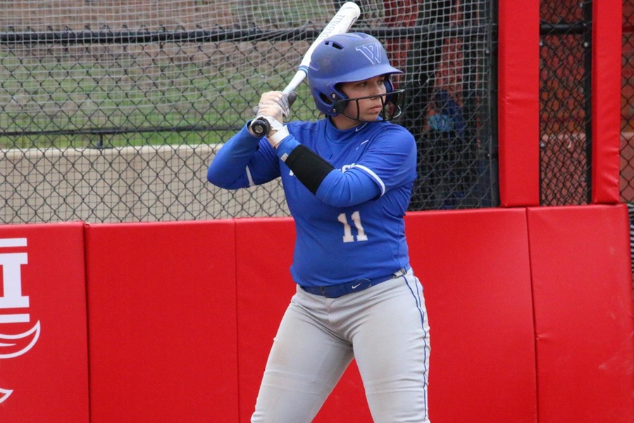 Kalei Oliver put the Blue ahead with an RBI single in the sixth (Max Berkowitz).