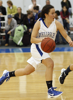Late Spark from Maier Pushes Blue Basketball Over Mount Holyoke