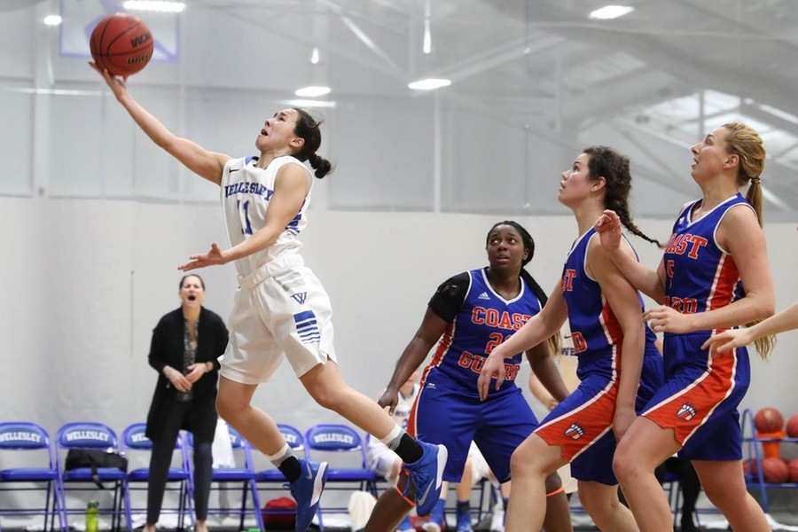 Aguirre topped the 20-point plateau for the fourth time this season in Wellesley's setback at WPI (Miranda Yang).
