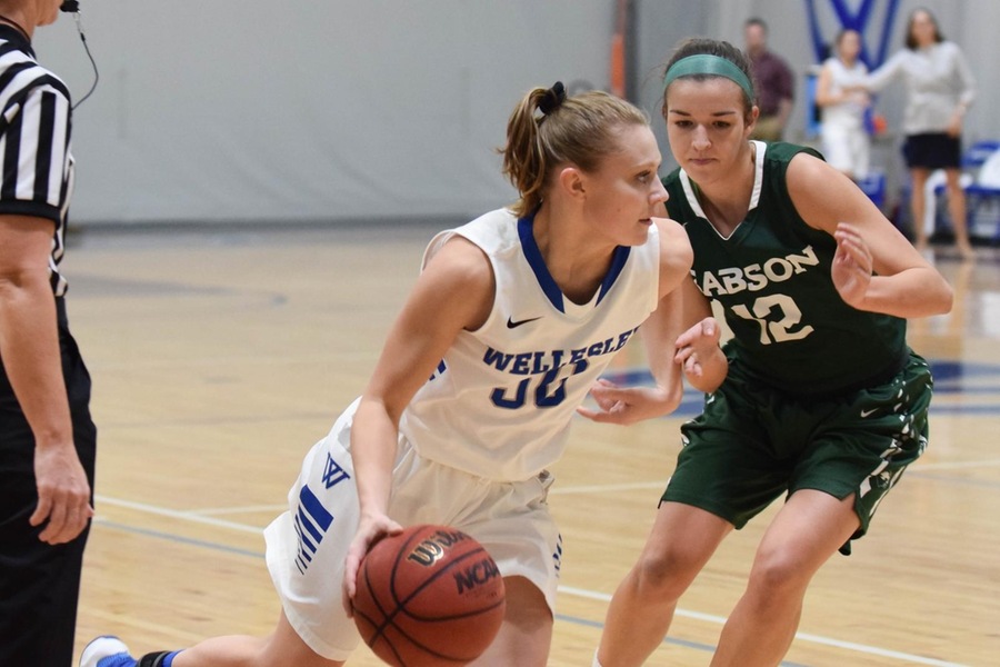 Sophomore Emily Kopp scored a game-high 11 points and had a team-high six rebounds to lead the Blue in the setback (Julia Monaco).