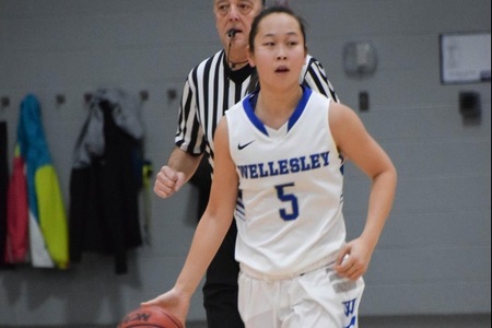 Senior Kayla Jang was one of two Wellesley players to score 11 points in a 64-47 setback to Worcester State (Julia Monaco).