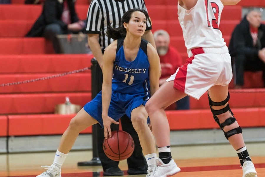 Caitlin Aguirre led all scorers with 18 points in the Wellesley win (Frank Poulin).