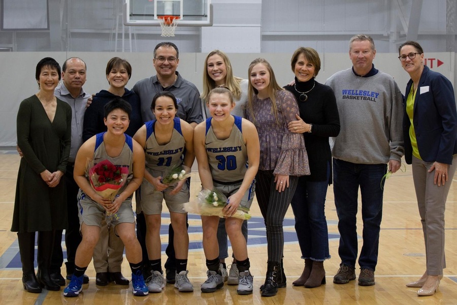 Wellesley celebrated Senior Day prior to the start of Saturday's game (Caitlin Gordon '22).