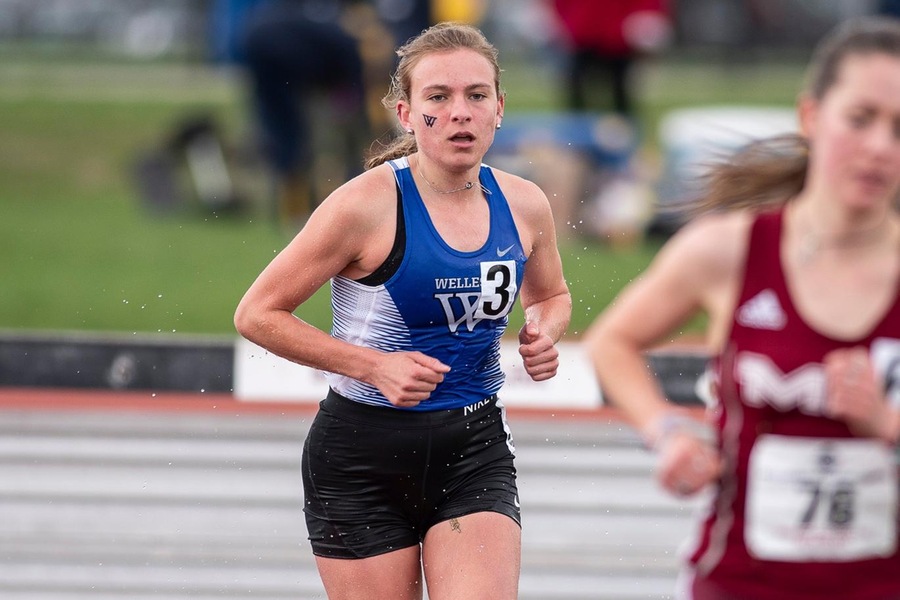 Grace Cowles is currently ranked 13th nationally in the 3000S.