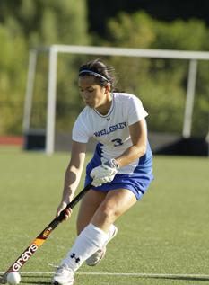 Wellesley Field Hockey Drops Nailbiter to Conn. College