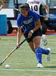 Field Hockey Overpowers Smith on Homecoming