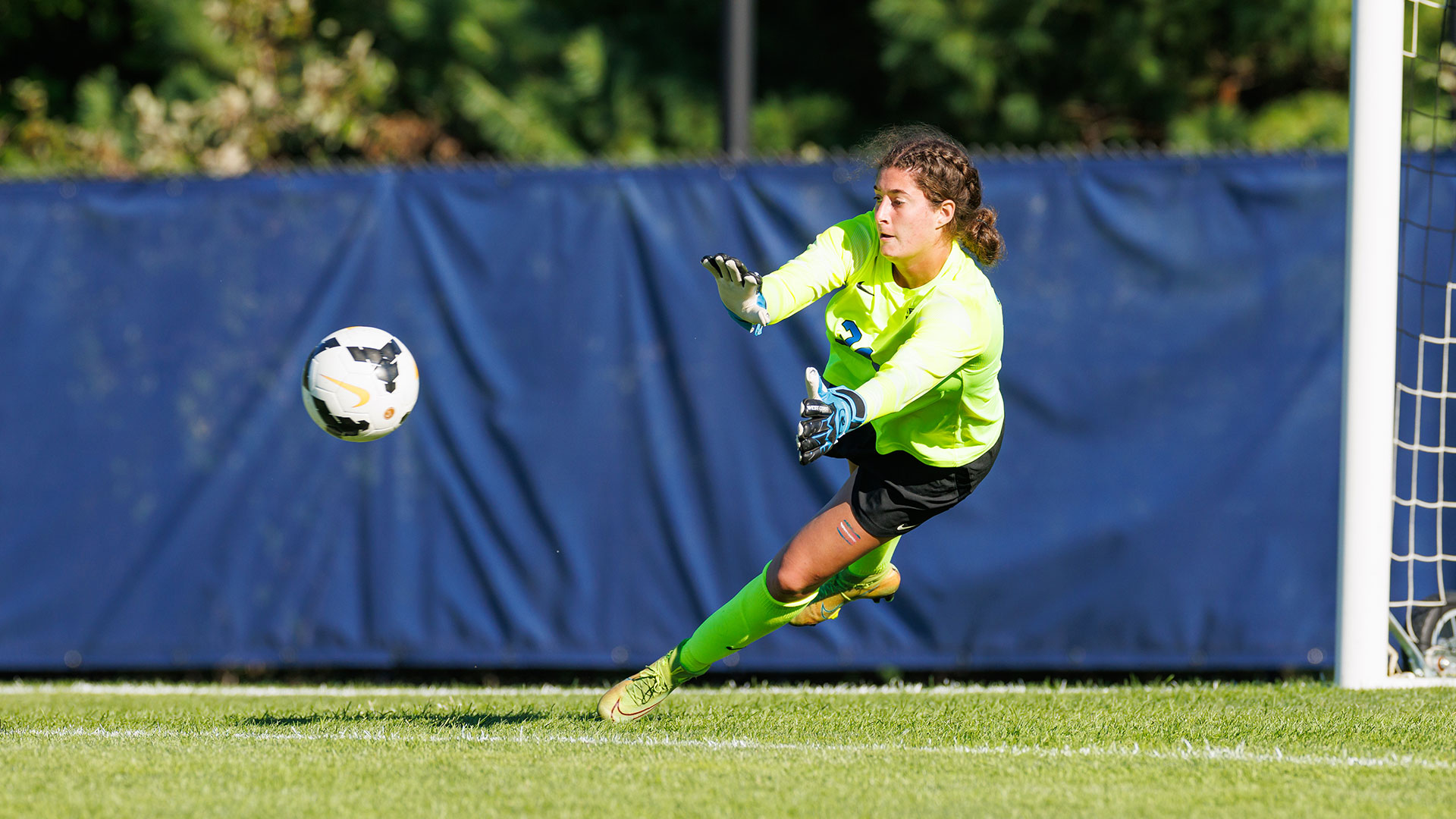 Wellesley Soccer Narrowly Defeated by MIT, 1-0
