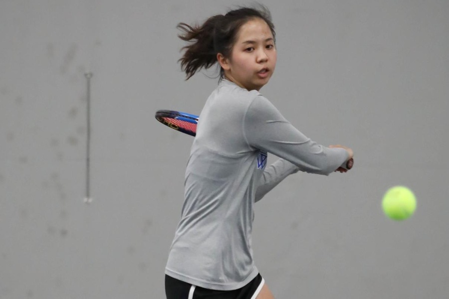 Sophomore Selina Peng outlasted Wheaton's Isabelle Garvanne to earn a three-set win in No. 2 singles (Miranda Yang).