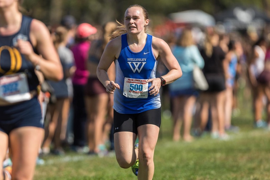 Senior Isabella King became the seventh Wellesley runner to ever win the individual title at the Seven Sisters Championship (Frank Poulin).